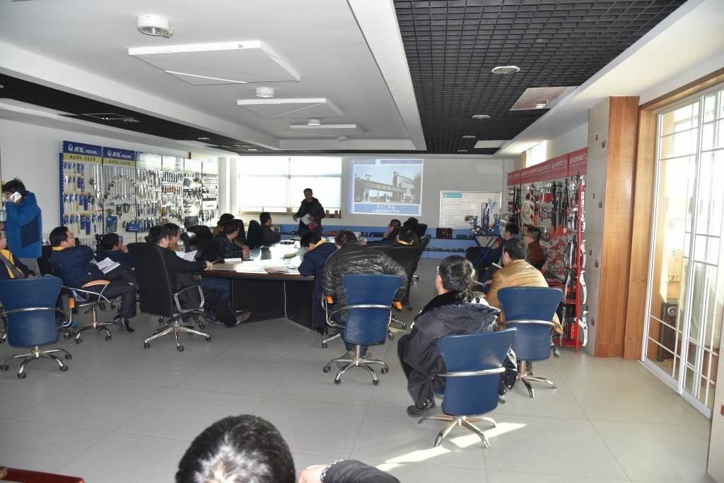亚星游戏工具集团开展多项业务培训(图1)