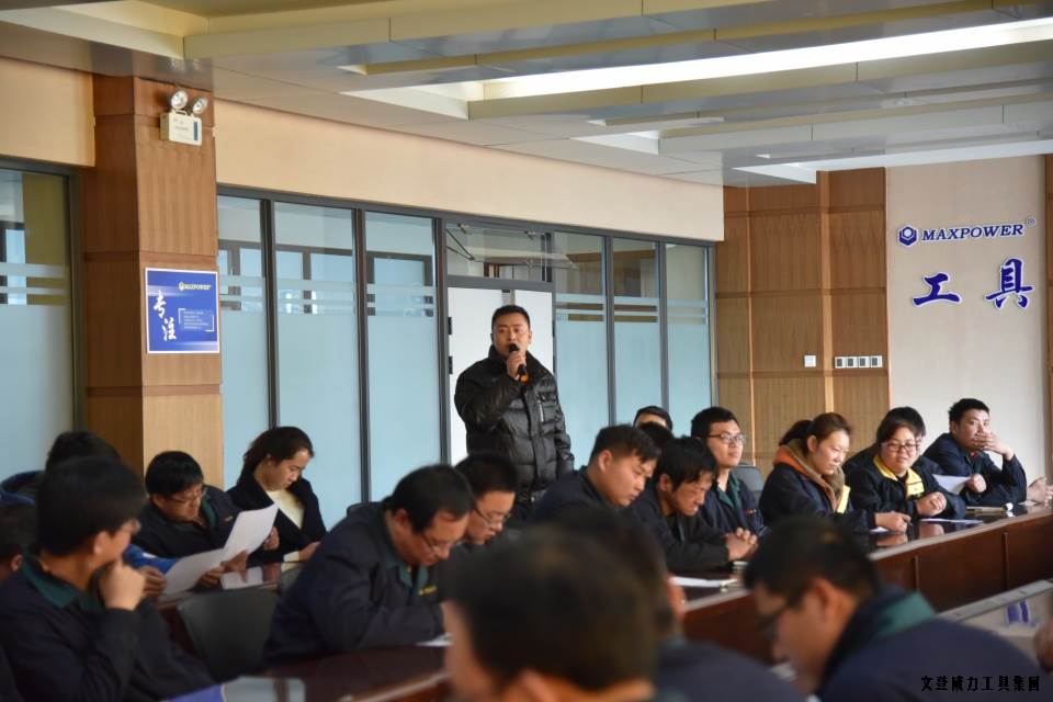 亚星游戏官网-www.yaxin222.com
举办人才座谈会(图6)